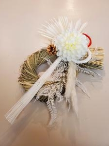 白｜「花里」　（神奈川県逗子市の花キューピット加盟店 花屋）のブログ