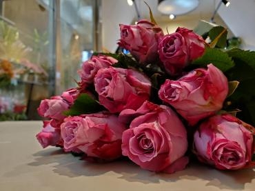 ウベアイスとバラ｜「花里」　（神奈川県逗子市の花キューピット加盟店 花屋）のブログ