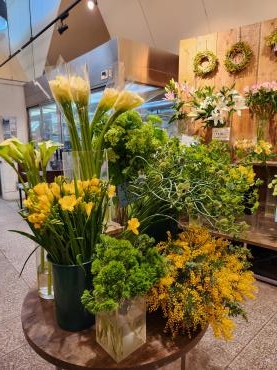 春のテーブル｜「花里」　（神奈川県逗子市の花キューピット加盟店 花屋）のブログ