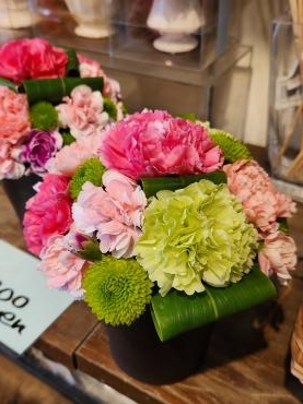 母の日のアレンジメント｜「花里」　（神奈川県逗子市の花キューピット加盟店 花屋）のブログ