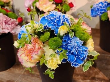 母の日です｜「花里」　（神奈川県逗子市の花キューピット加盟店 花屋）のブログ