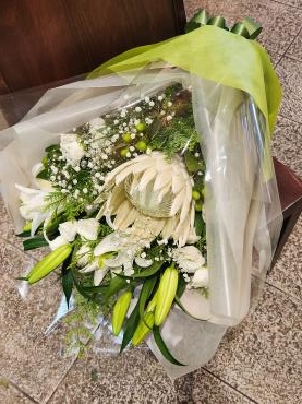 白とグリーン｜「花里」　（神奈川県逗子市の花キューピット加盟店 花屋）のブログ