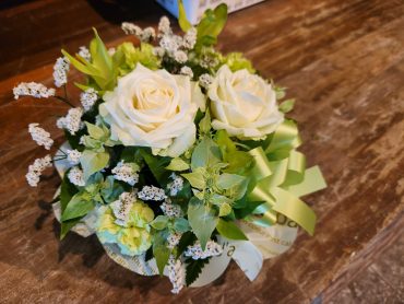 白とグリーン|「花里」　（神奈川県逗子市の花屋）のブログ